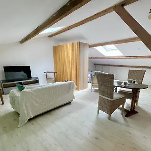 Les Vieux Platanes La Crau